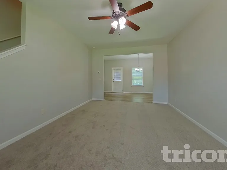 45 Wyndham Ct SE — Photo 3