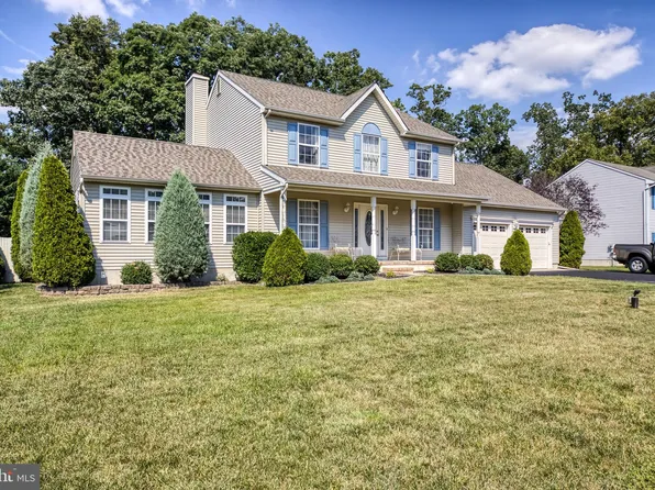 2820 Barry Dr, Vineland, NJ 08361