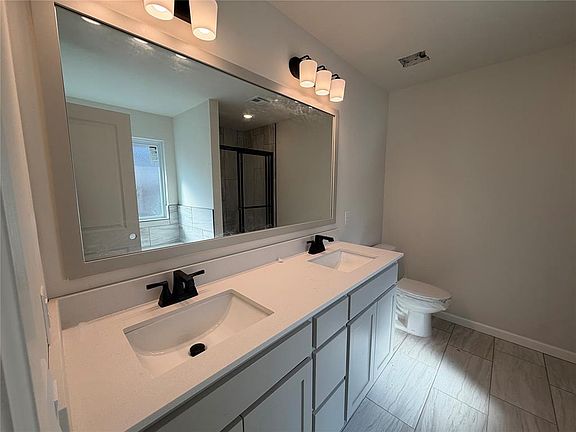 5th image of 1104 Redwood Creek Dr