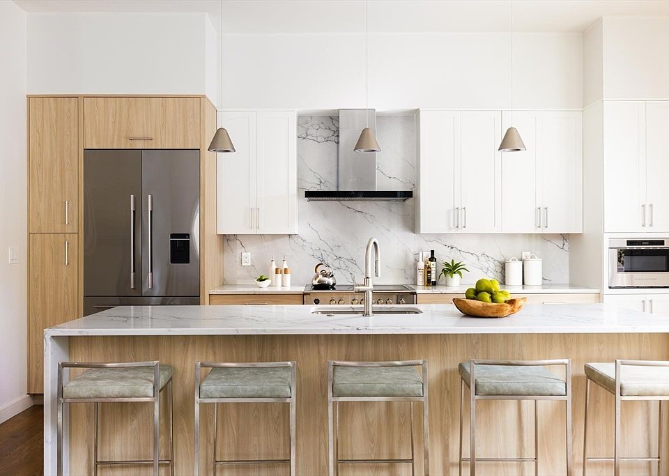 1st image of 21 Kent Sq #1