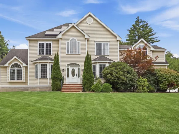 18 Loon Hill Rd, Ayer, MA 01432