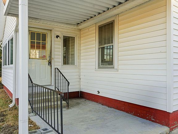 3rd image of 105 S Guthrie Ave