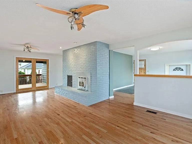 4011 E 23rd Ave — Photo 5