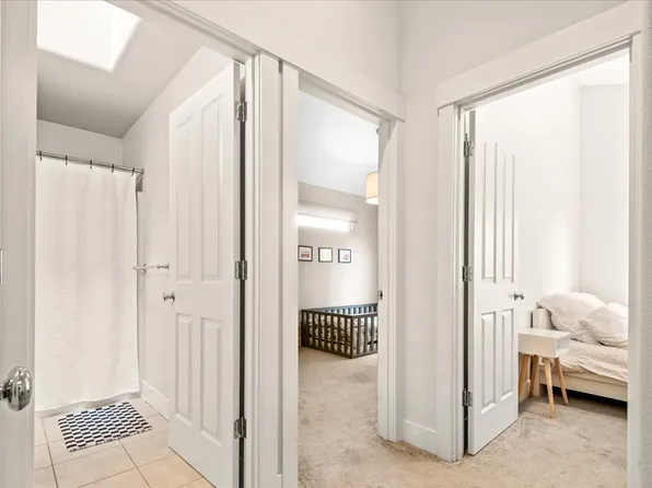 15255 SW Jasper Ln, Beaverton, OR 97007