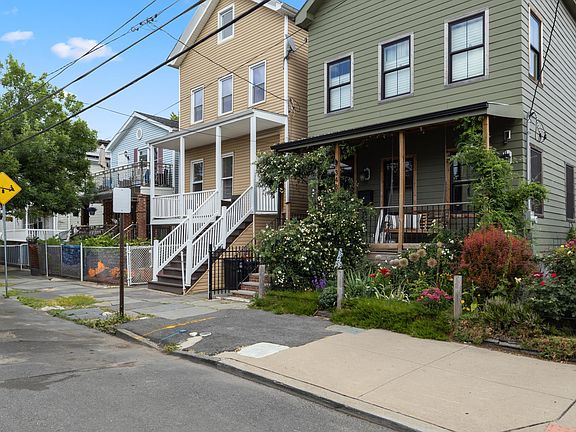 3rd image of 350 Whiton St