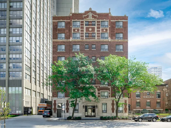 3941 N. Pine Grove Ave.