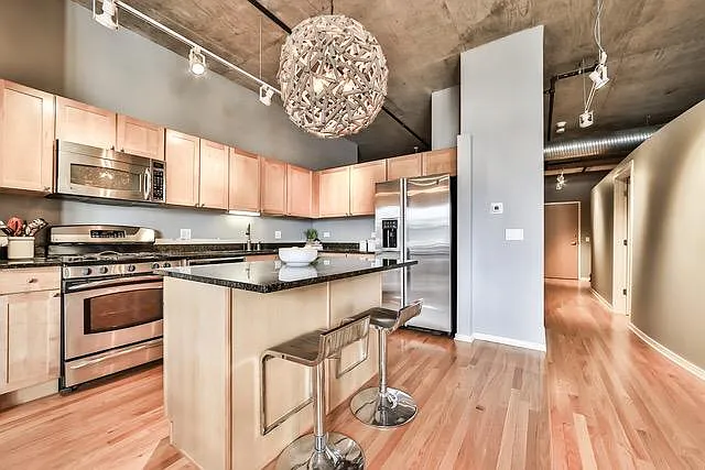 849 N Franklin St #608 — Photo 1