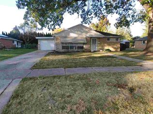 4208 Crestview Dr, Rockford, IL 61107