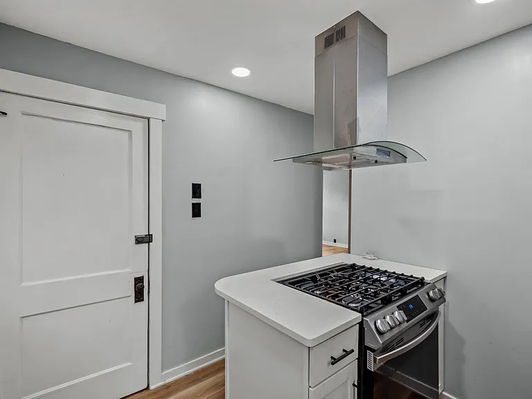 1010 Hampshire Ave #1 — Photo 6