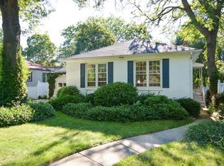 910 N Scott St, Wheaton, IL 60187