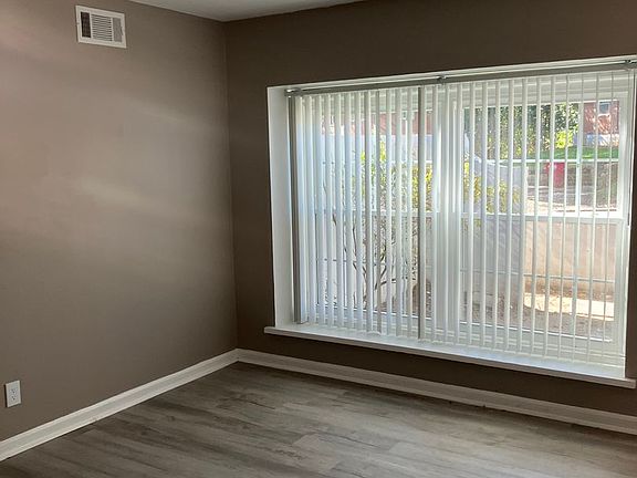 3rd image of 2591 N Pierce Cir #2558