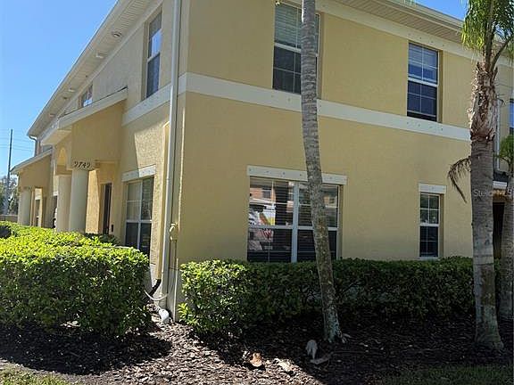 3rd image of 9749 Trumpet Vine Loop