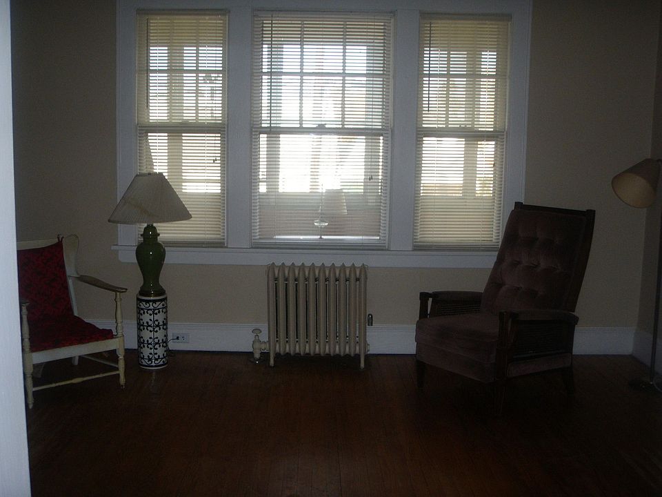 1st Floor - Living Room