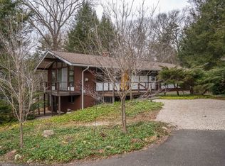 596 Country Club Rd, Avon, CT 06001