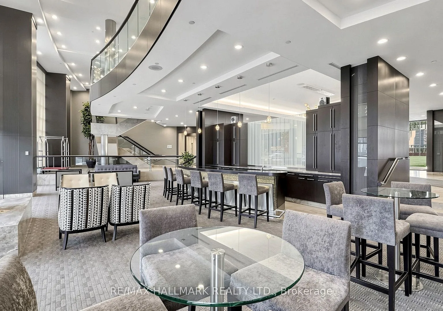 2 bed, $2,400 — Photo 3