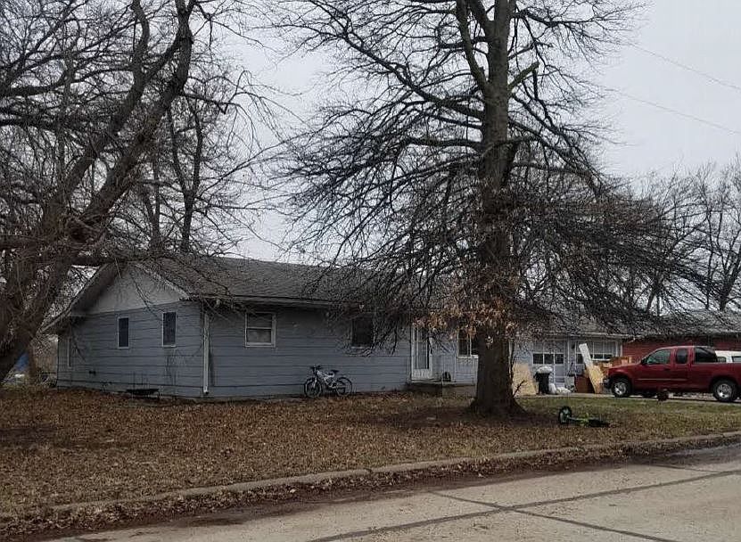 2nd image of 1135 B St