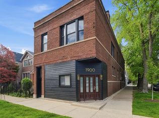 1900 W Oakdale Ave, Chicago, IL 60657