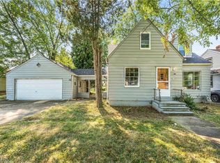 9519 Pinegrove Ave, Parma, OH 44129