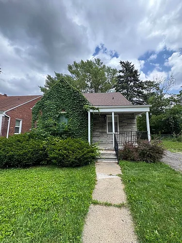 8272 Roselawn St Photo 1