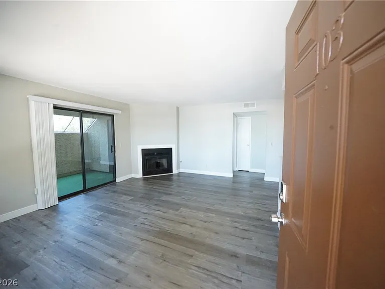 601 Cabrillo Cir #103 — Photo 6