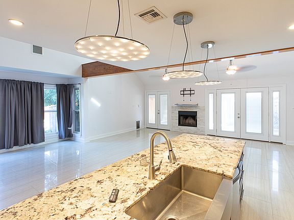 3rd image of 15 Drifter Ln