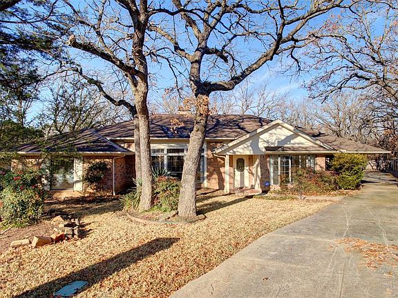 2nd image of 2125 Riverforest Dr