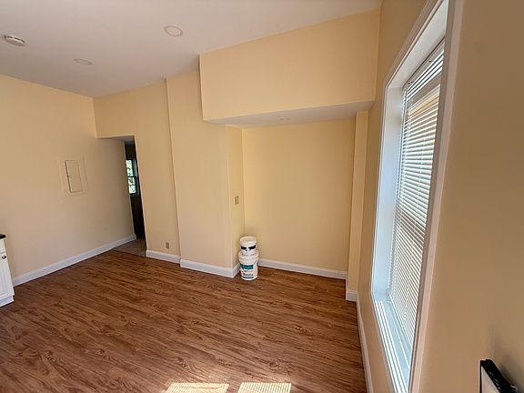 3rd image of 257 North St #2