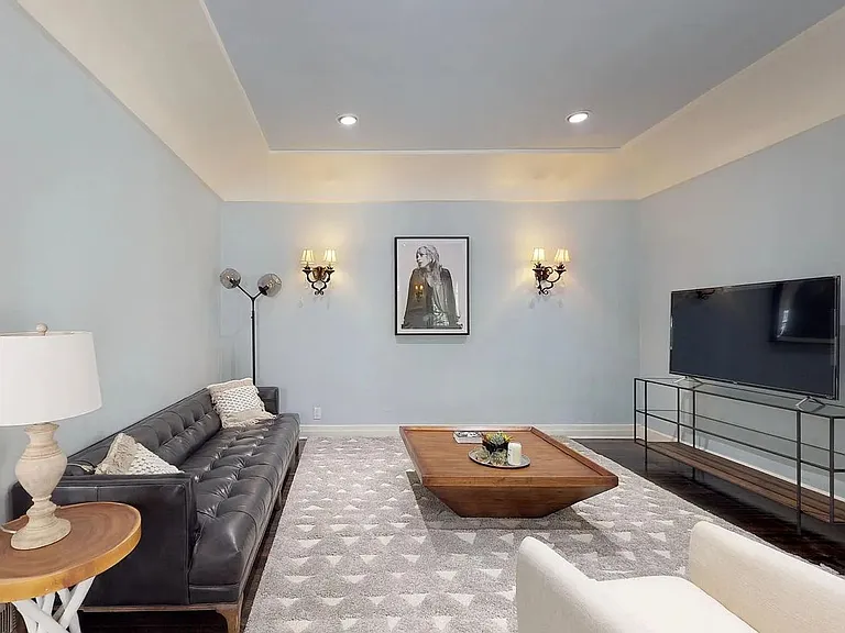 216 S Orange Dr. — Photo 6