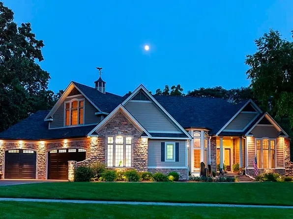 4995 Copper Creek Dr, Pleasant Hill, IA 50327