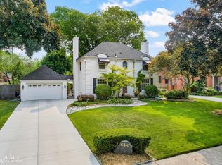 644 Pemberton Rd, Grosse Pointe Park, MI 48230