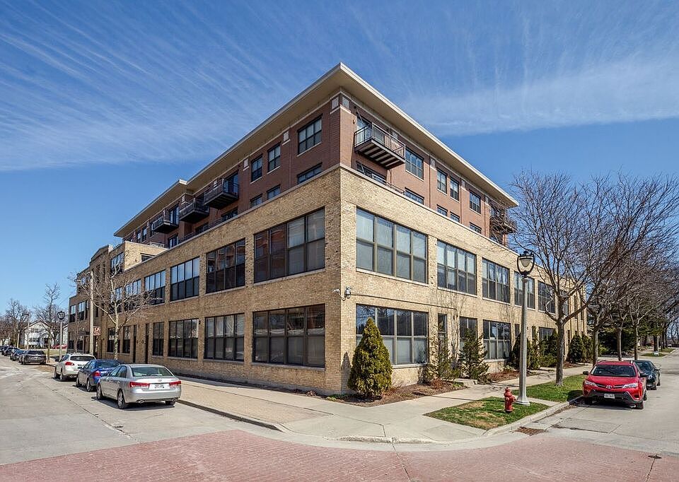 1st image of 1924 N Hubbard St APT 407