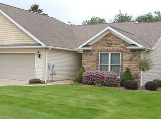 68 Hidden Pond Dr, Doylestown, OH 44230