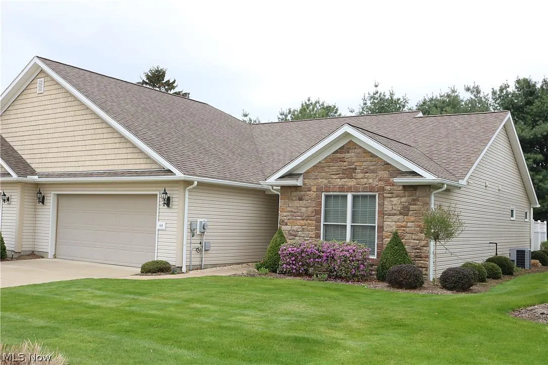 68 Hidden Pond Dr photo 1
