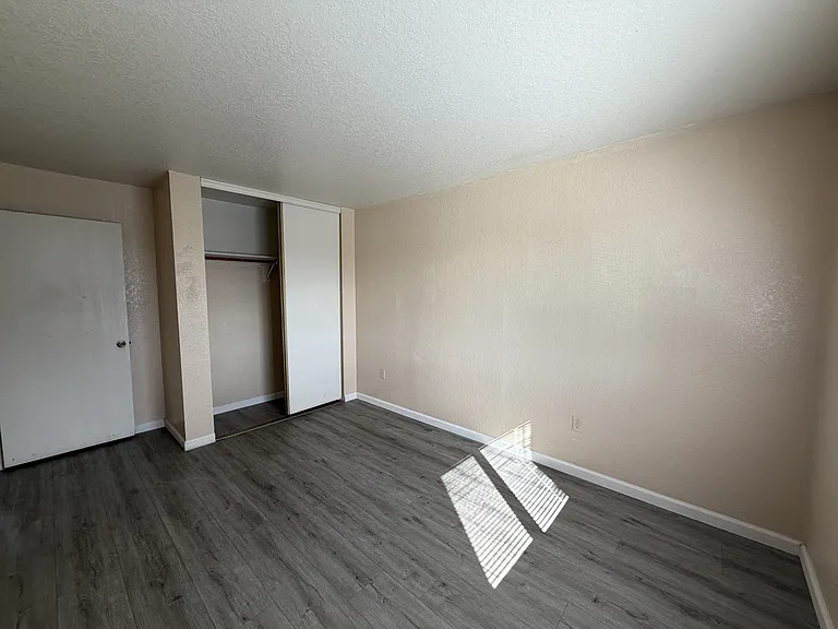 2121 Moffett Rd — Photo 21