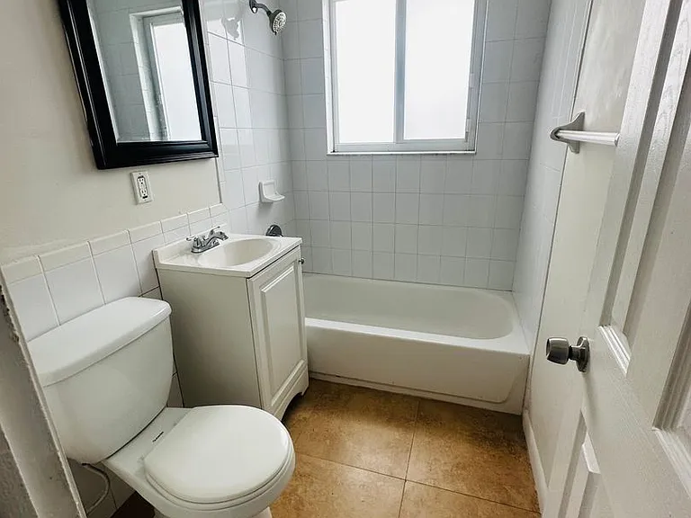 2401 SW 22nd St — Photo 10
