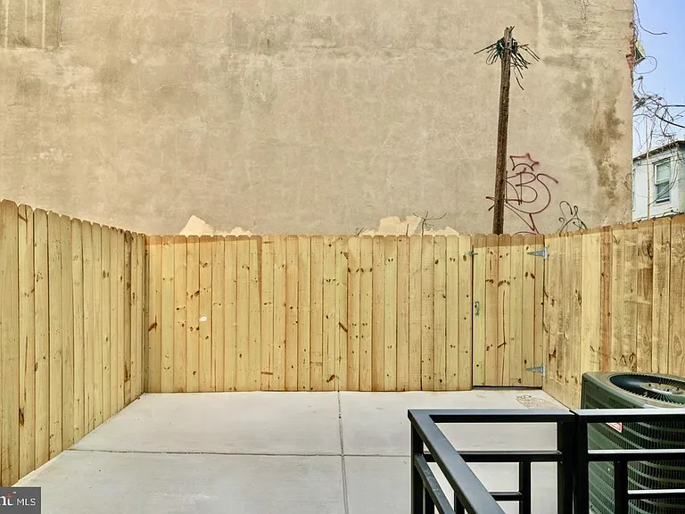 Brand New Luxury Apartments — Photo 29