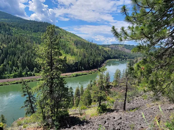 Nna Tall Timber Rd, Moyie Springs, ID 83845