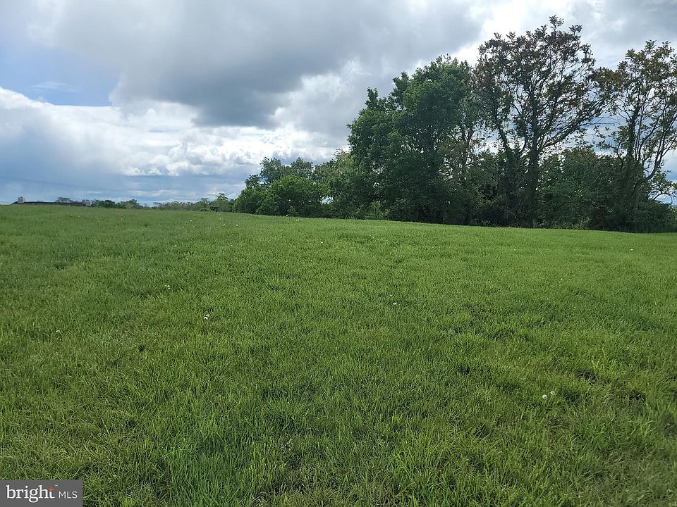 2nd image of 25 Renaissance Dr