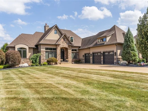 6779 Langston Run, Canfield, OH 44406