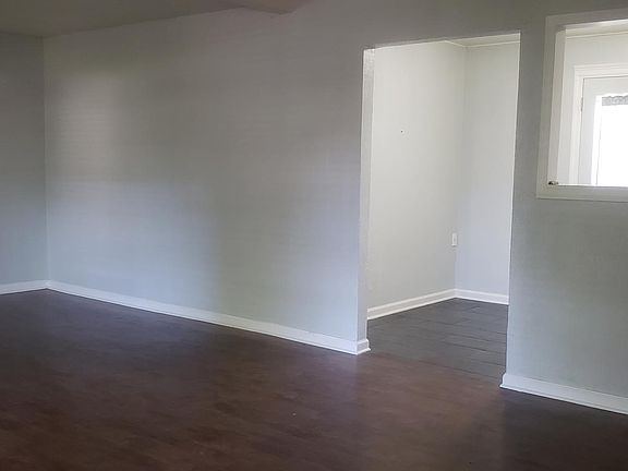 3rd image of 1601 Burkedale Dr