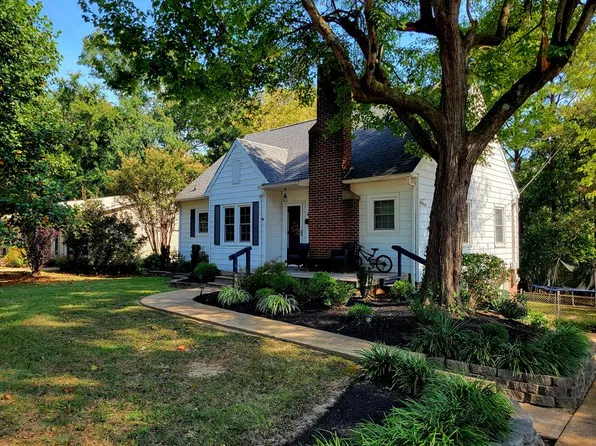 403 Edgewood St, Paris, TN 38242
