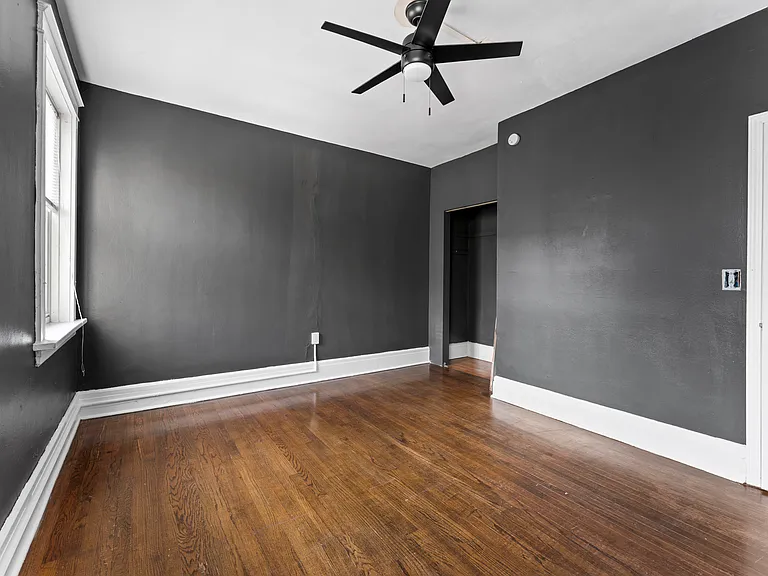554 Limit Ave #304 — Photo 5