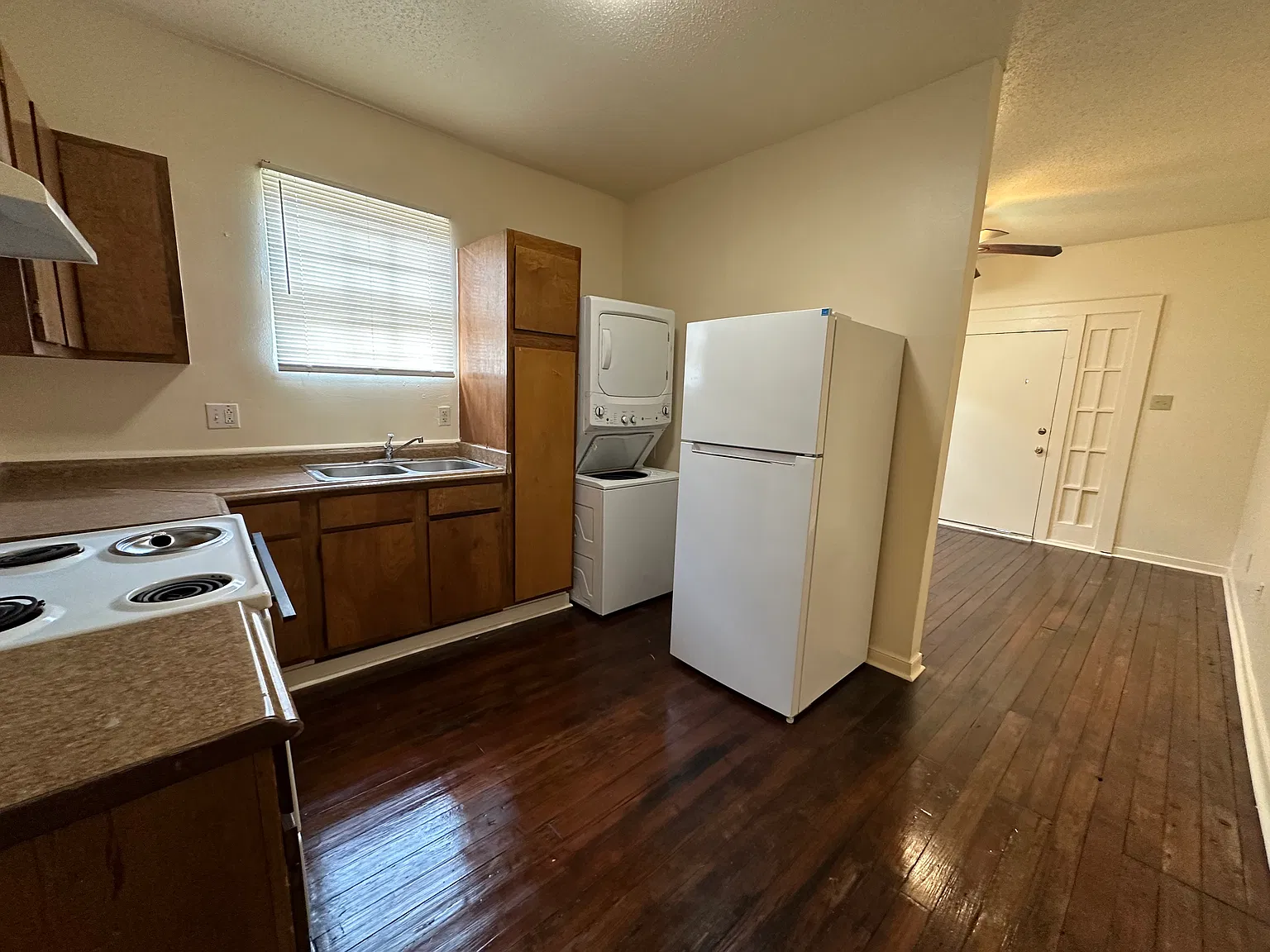 2514 Saint Anthony St — Photo 3