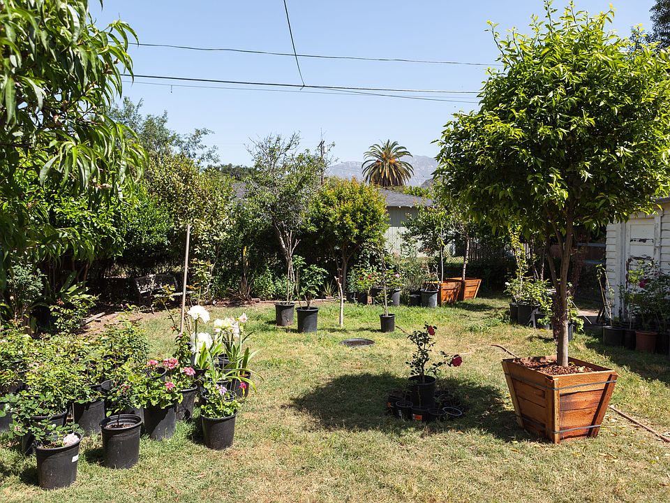 2nd image of 589 E. Orange Grove.