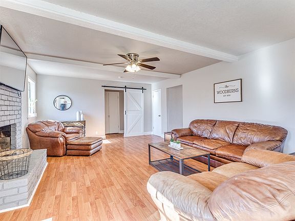 5th image of 1105 W Delmar St