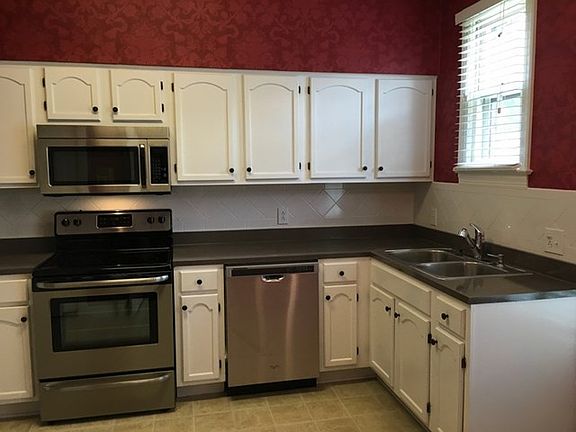 5th image of 817 N Spence Ave