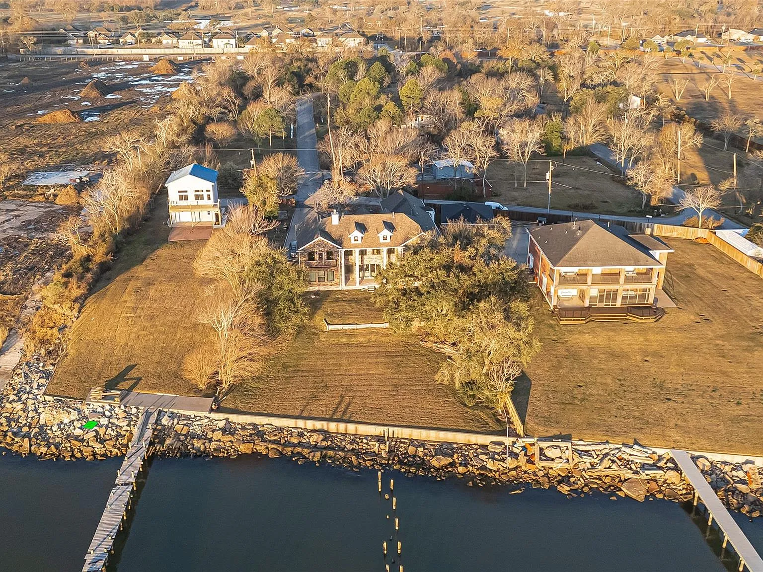 4 bed, 4.5 bath, 4654 sqft, $5,800 — Photo 3