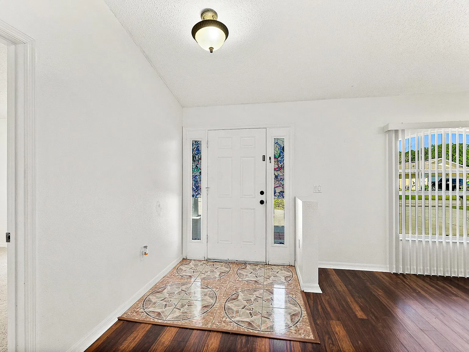 6 Postman Ln — Photo 4