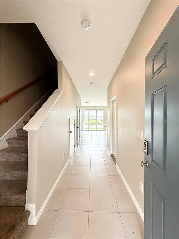 3 bed, 2.5 bath, 1373 sqft, $1,925 — Photo 2