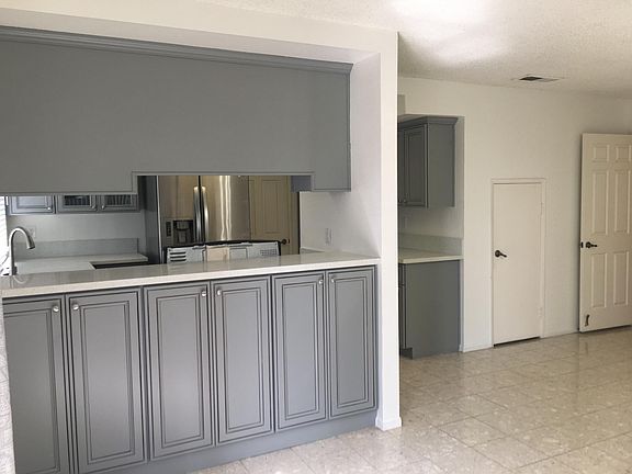 5th image of 679 Bataan Pl